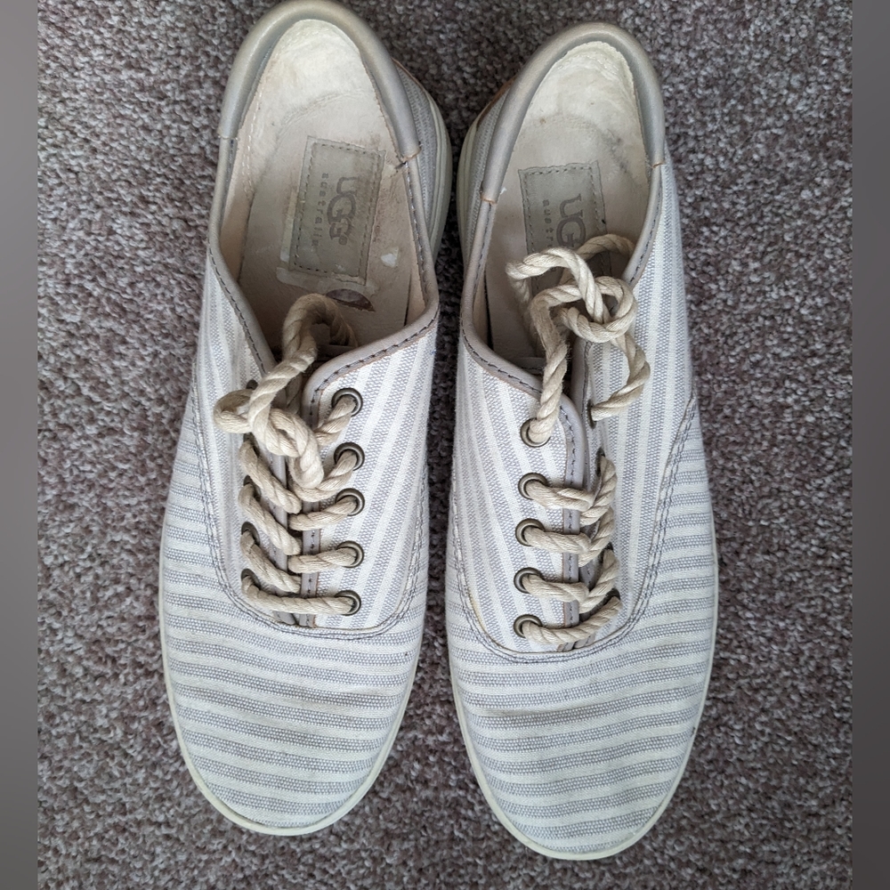 UGG Australian Eyan II Shoes Oyster Striped Women's size 8